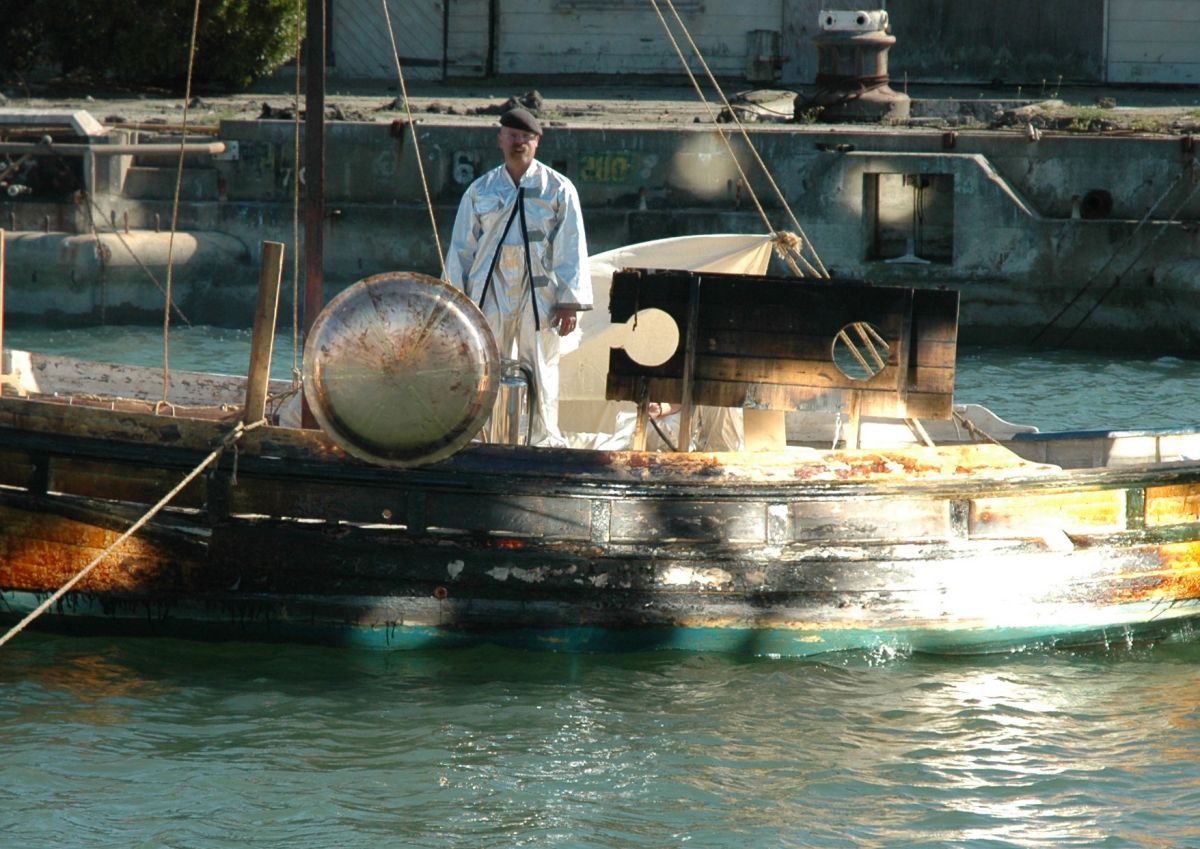 Un momento dell'esperimento dei MythBusters con i ricercatori del MIT. Credit: Massachusetts Institute of Technology.